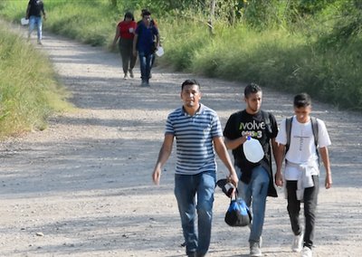 A photo of illegal aliens who just crossed into the United States