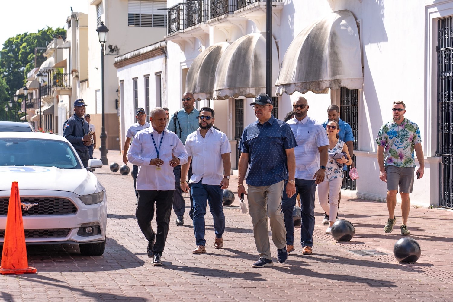 Ronald Davis walking to Fortaleza Ozama